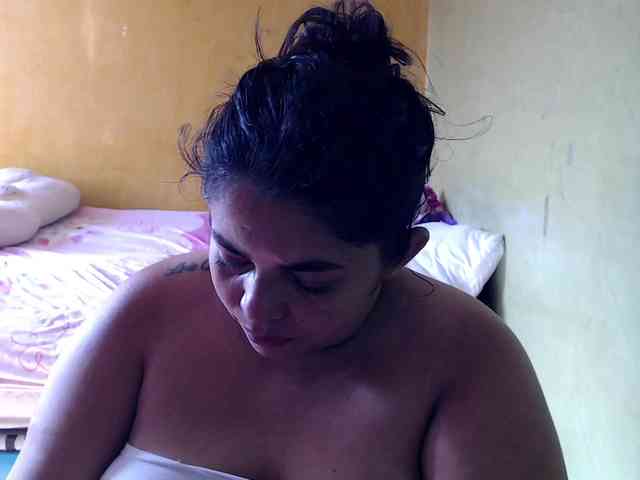mia-naughty webcam