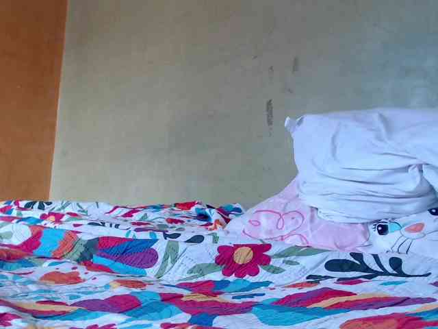 mia-naughty webcam