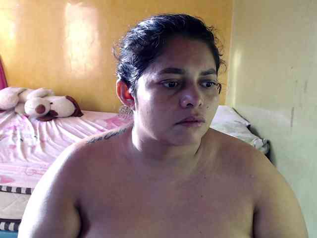 mia-naughty webcam