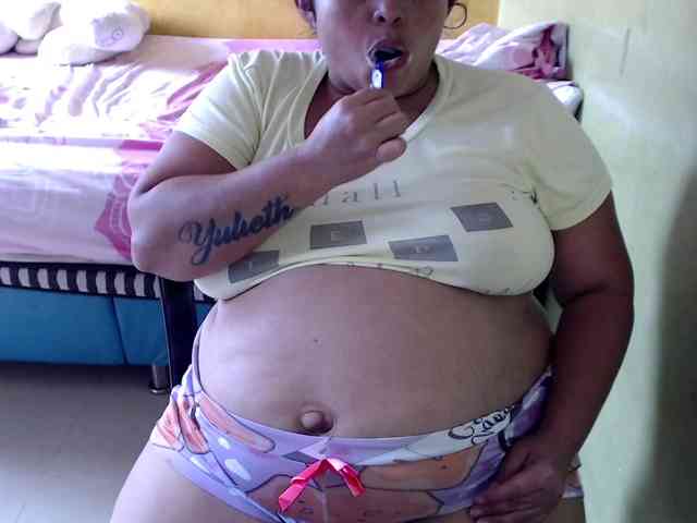 mia-naughty webcam