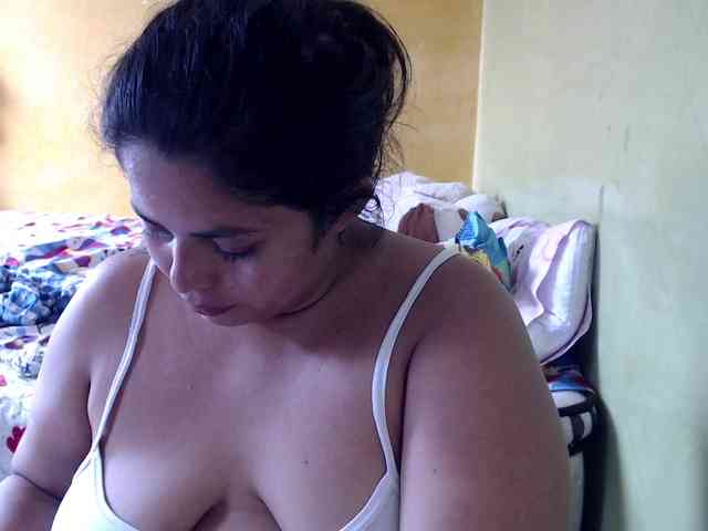 mia-naughty webcam