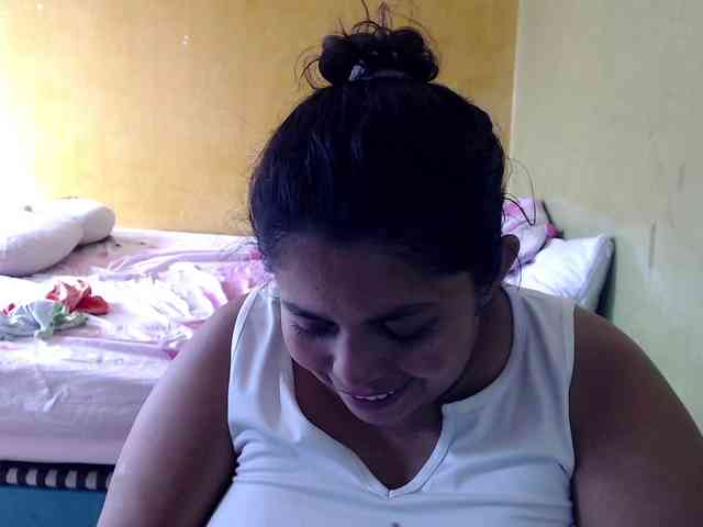 mia-naughty webcam