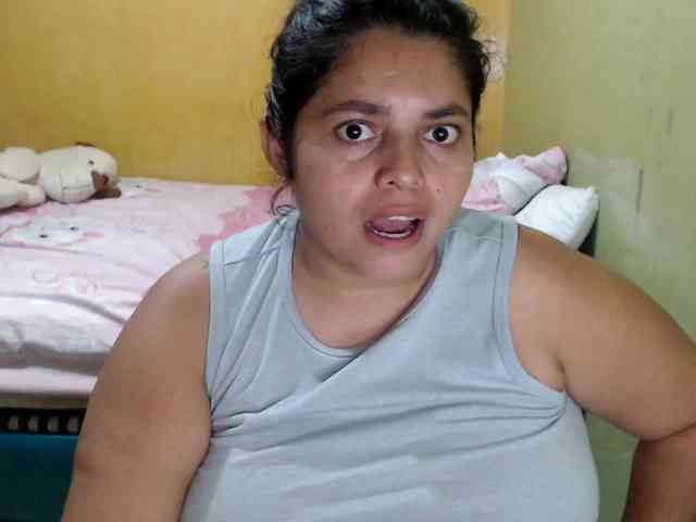 mia-naughty webcam