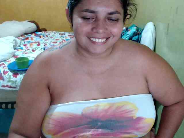 mia-naughty webcam