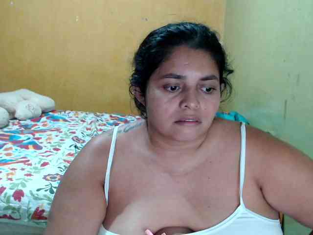 mia-naughty webcam