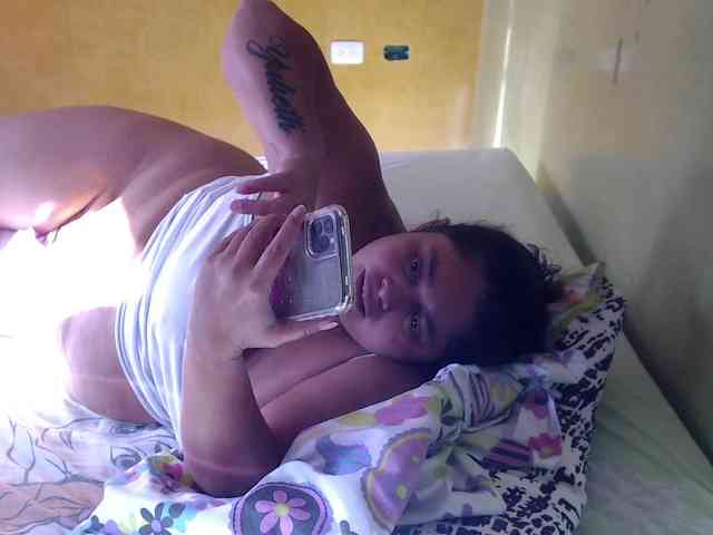 mia-naughty webcam