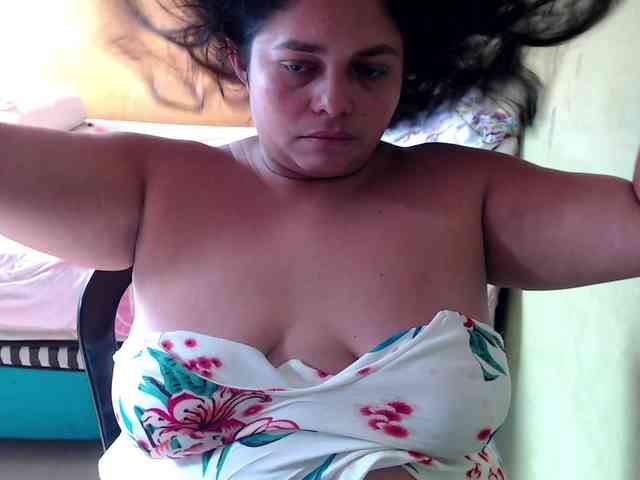 mia-naughty webcam