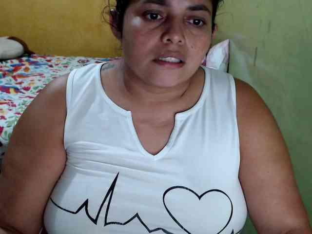 mia-naughty webcam