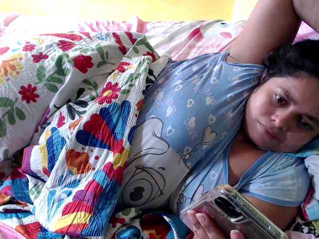 mia-naughty webcam