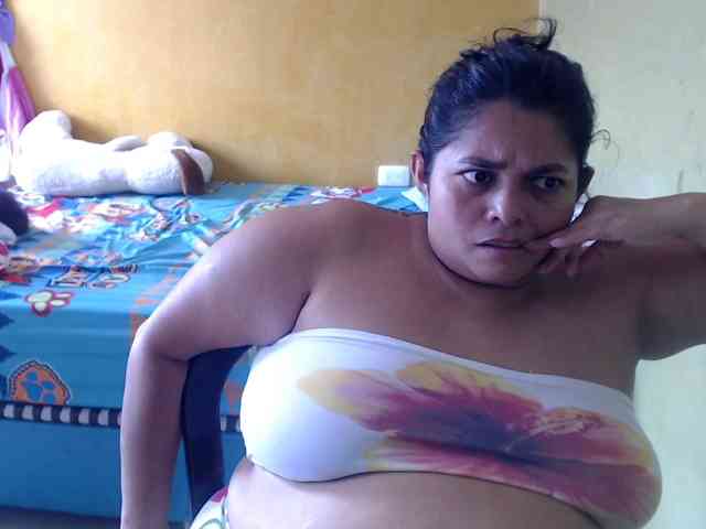 mia-naughty webcam
