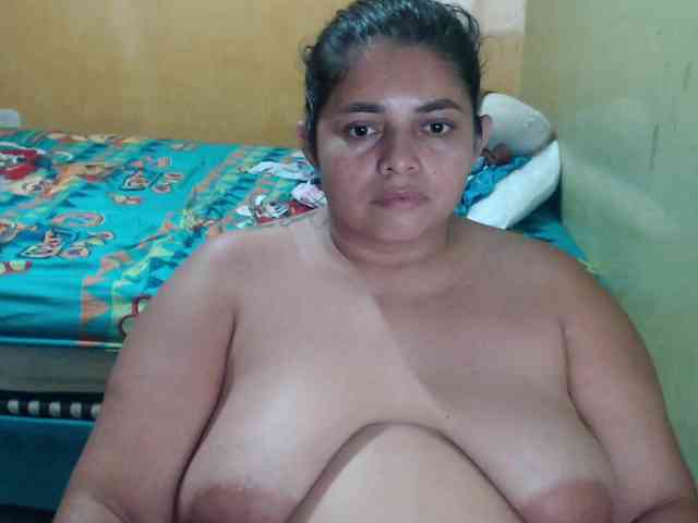 mia-naughty webcam