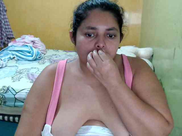mia-naughty webcam
