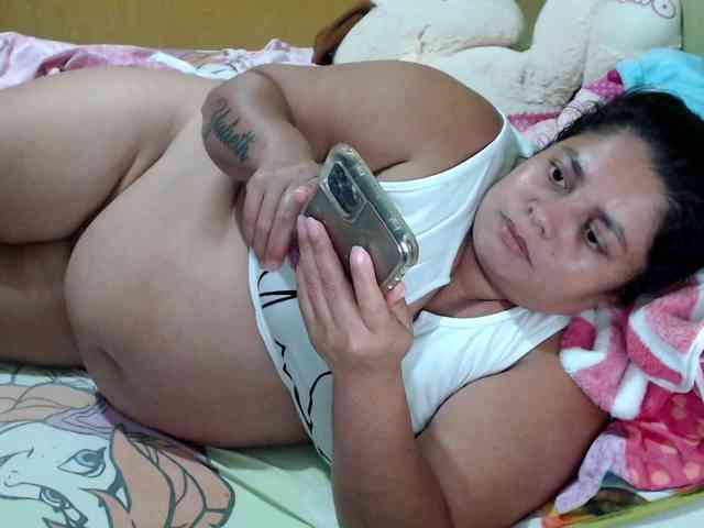 mia-naughty webcam