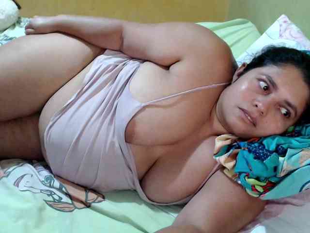mia-naughty webcam