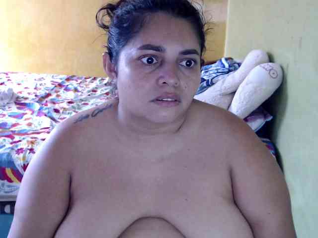 mia-naughty webcam