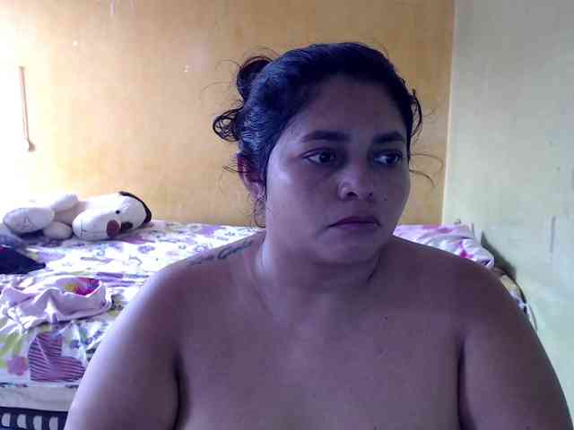mia-naughty webcam