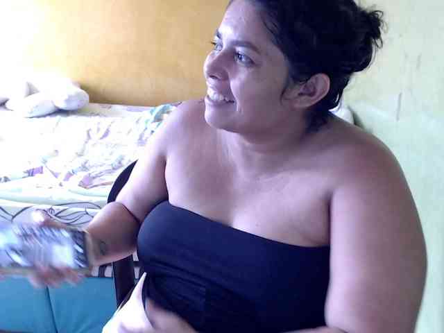 mia-naughty webcam