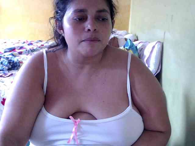 mia-naughty webcam