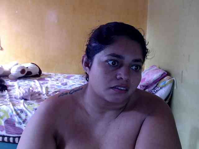mia-naughty webcam