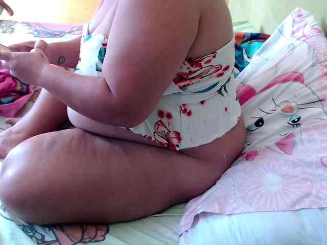 mia-naughty webcam