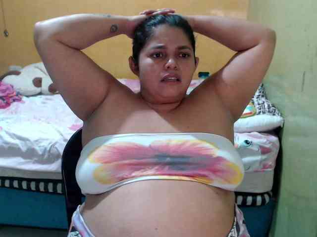 mia-naughty webcam