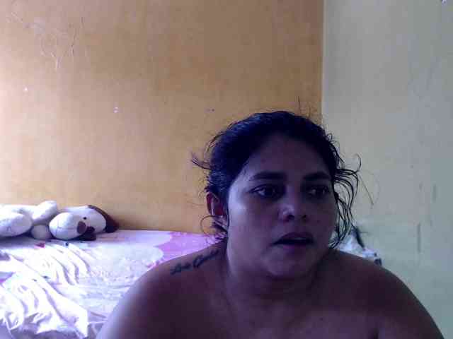 mia-naughty webcam