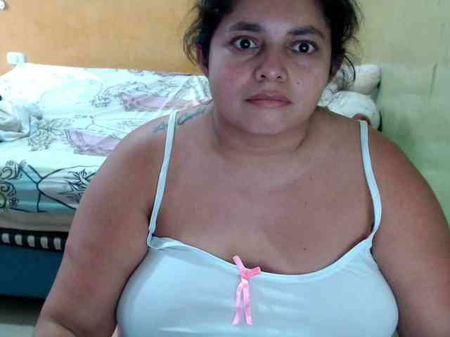mia-naughty webcam