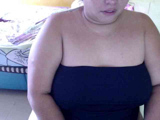 mia-naughty webcam