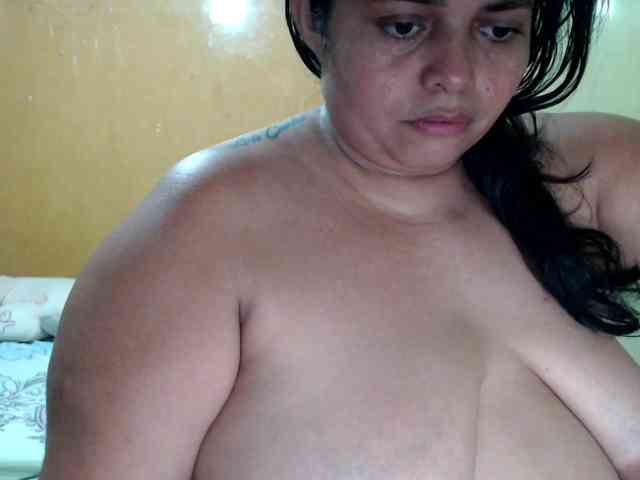 mia-naughty webcam