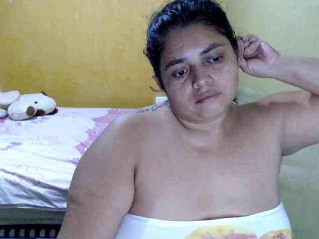 mia-naughty webcam