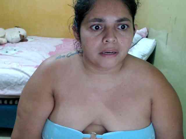 mia-naughty webcam