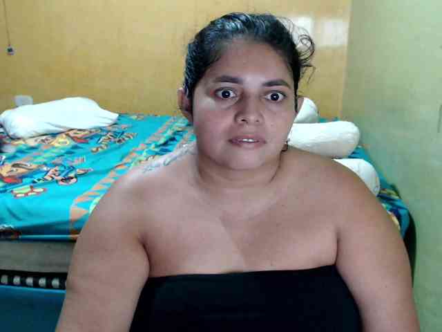 mia-naughty webcam