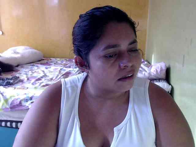 mia-naughty webcam