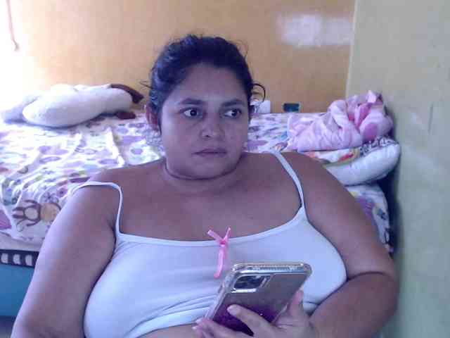 mia-naughty webcam