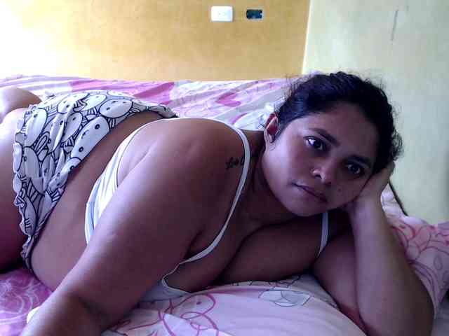 mia-naughty webcam