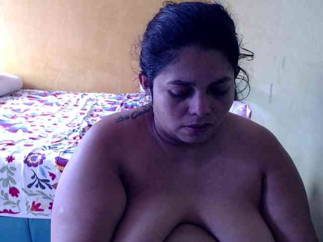 mia-naughty webcam