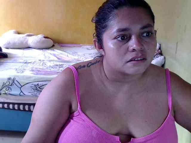 mia-naughty webcam