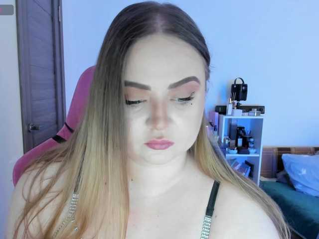 MishaLips live cam on BongaCams