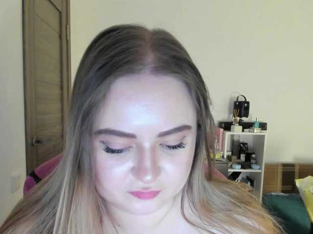 MishaLips live cam on BongaCams