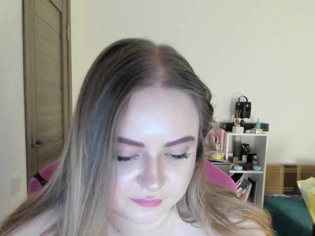 MishaLips live cam on BongaCams