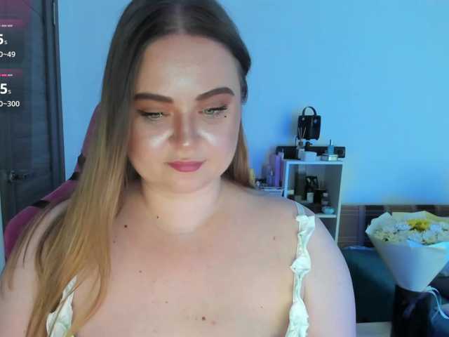 MishaLips live cam on BongaCams