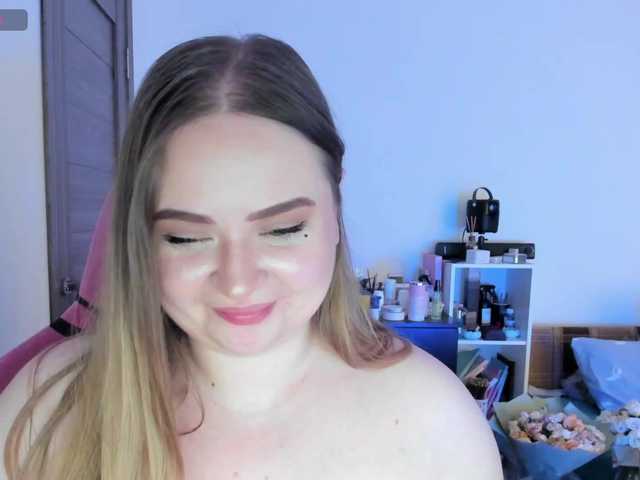 MishaLips live cam on BongaCams