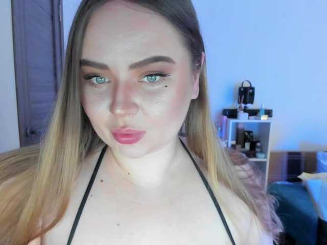 MishaLips live webcam show