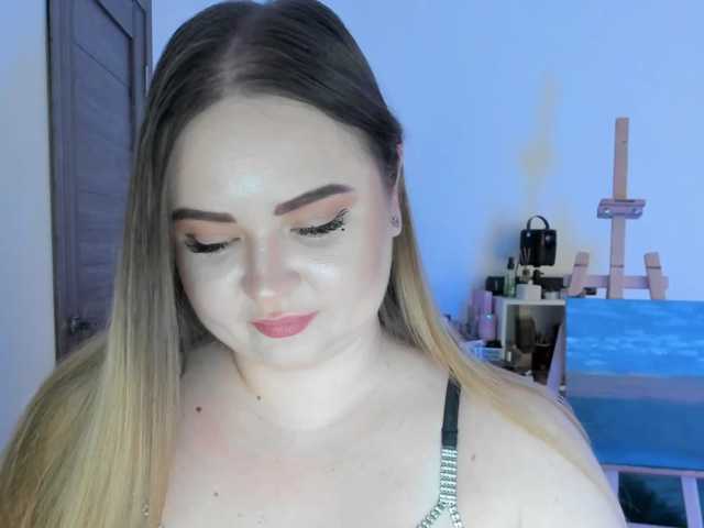 MishaLips live cam on BongaCams