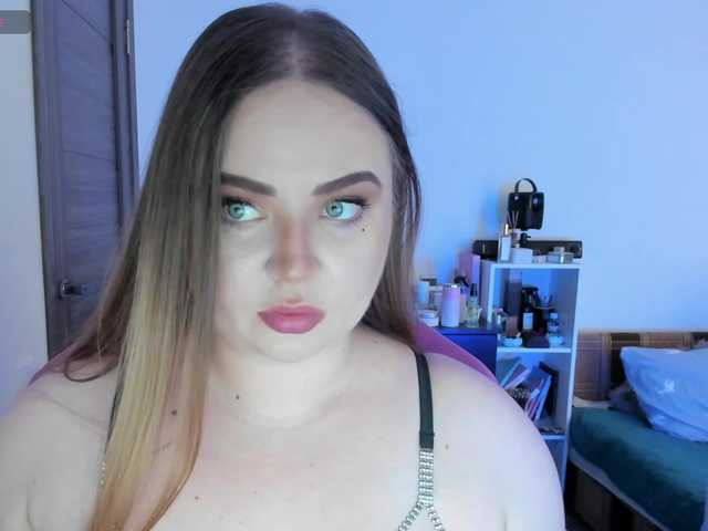 MishaLips live cam on BongaCams