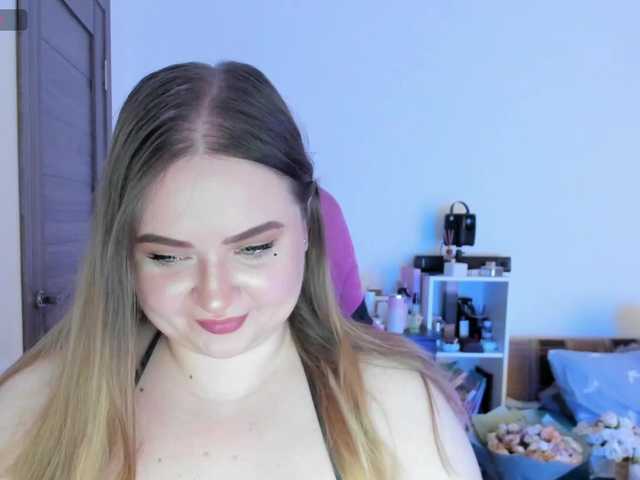 MishaLips live cam on BongaCams