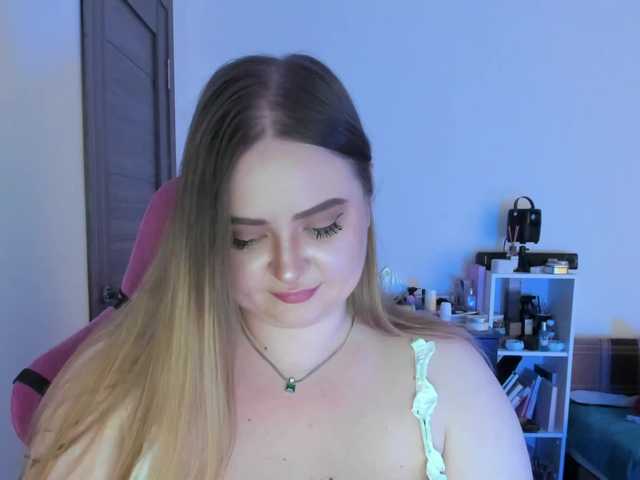 Shy_foxY live webcam show