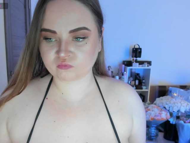 MishaLips live cam on BongaCams