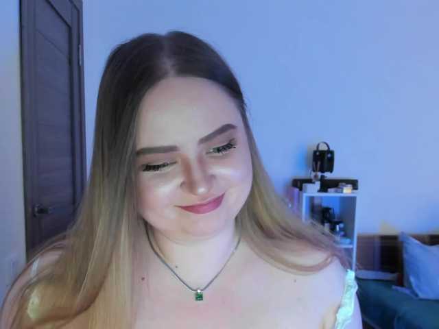 MishaLips live cam on BongaCams