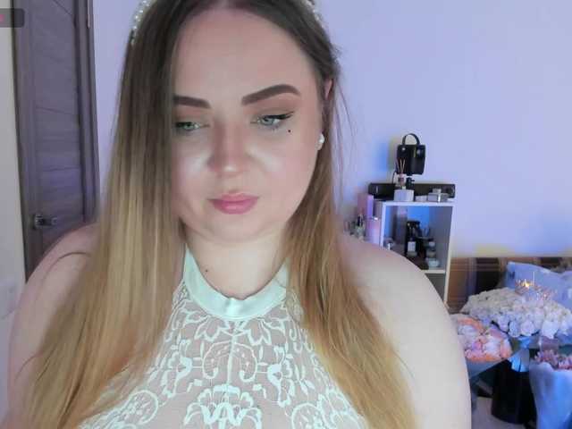 MishaLips live cam on BongaCams